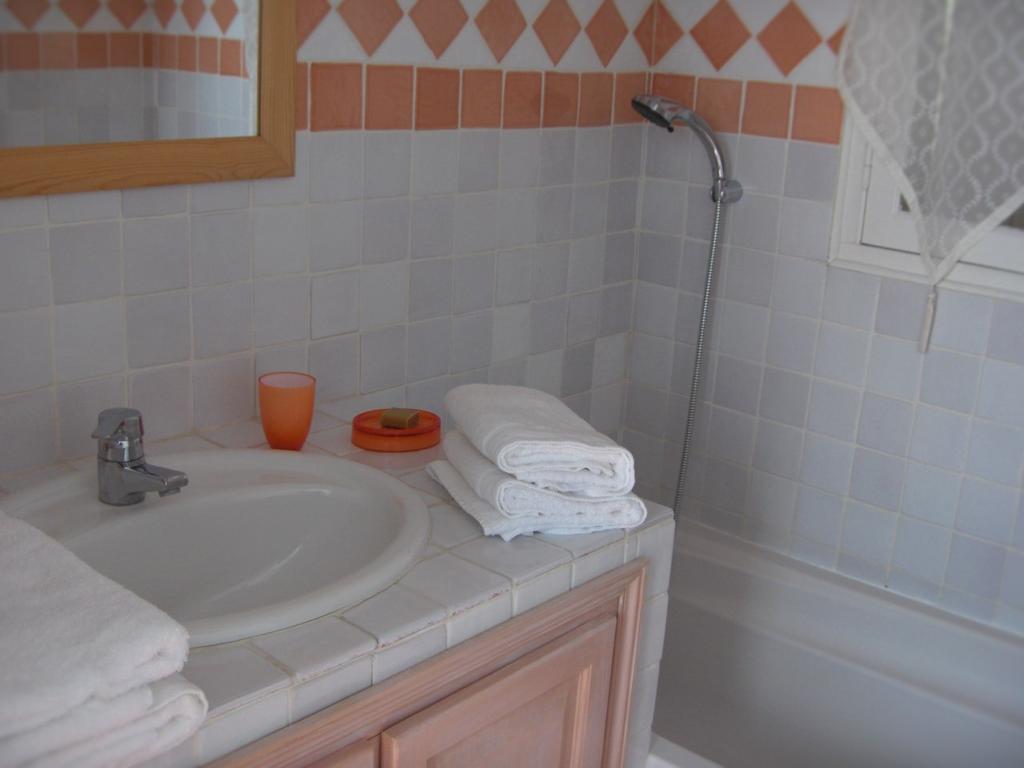 B&B Lei Bancaou Ла Гард-Френе Екстериор снимка